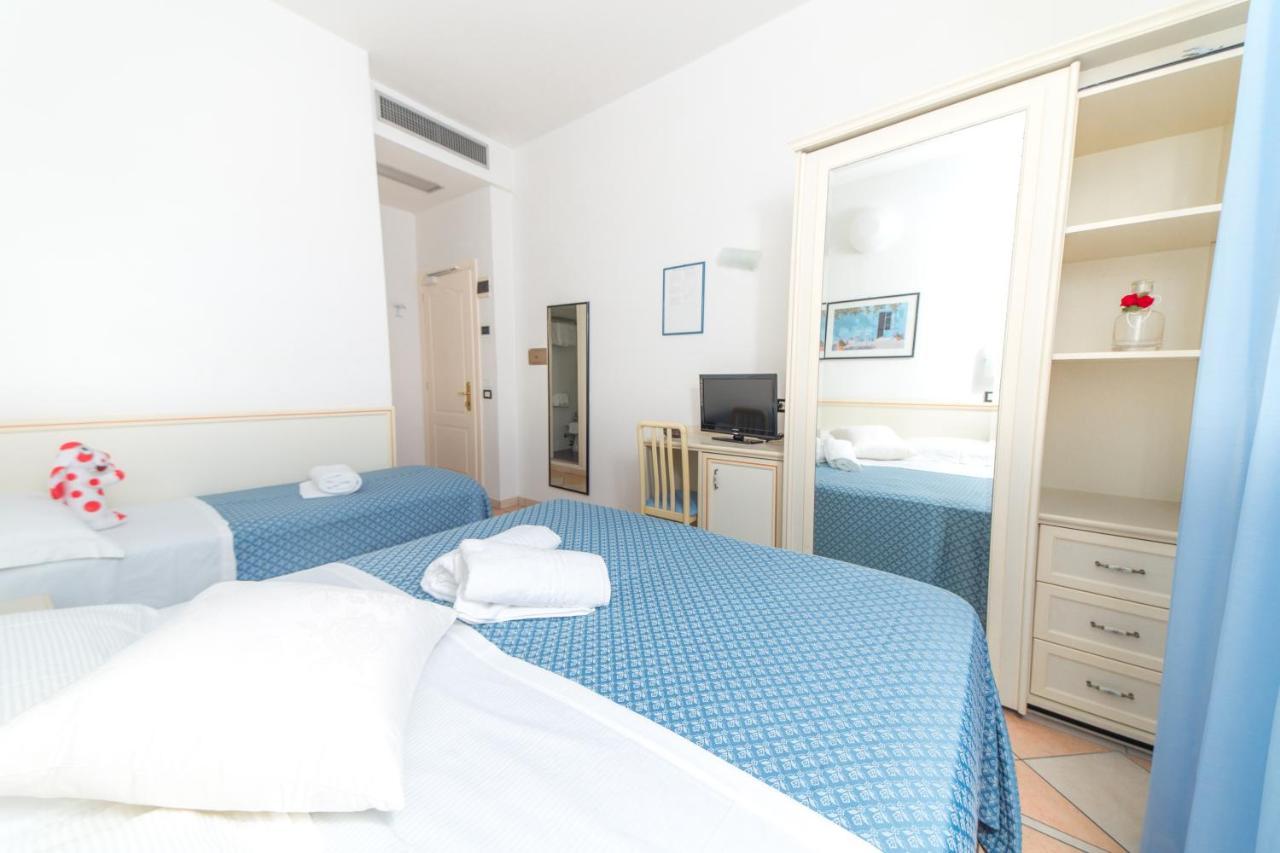 Hotel Elite Cattolica Kültér fotó