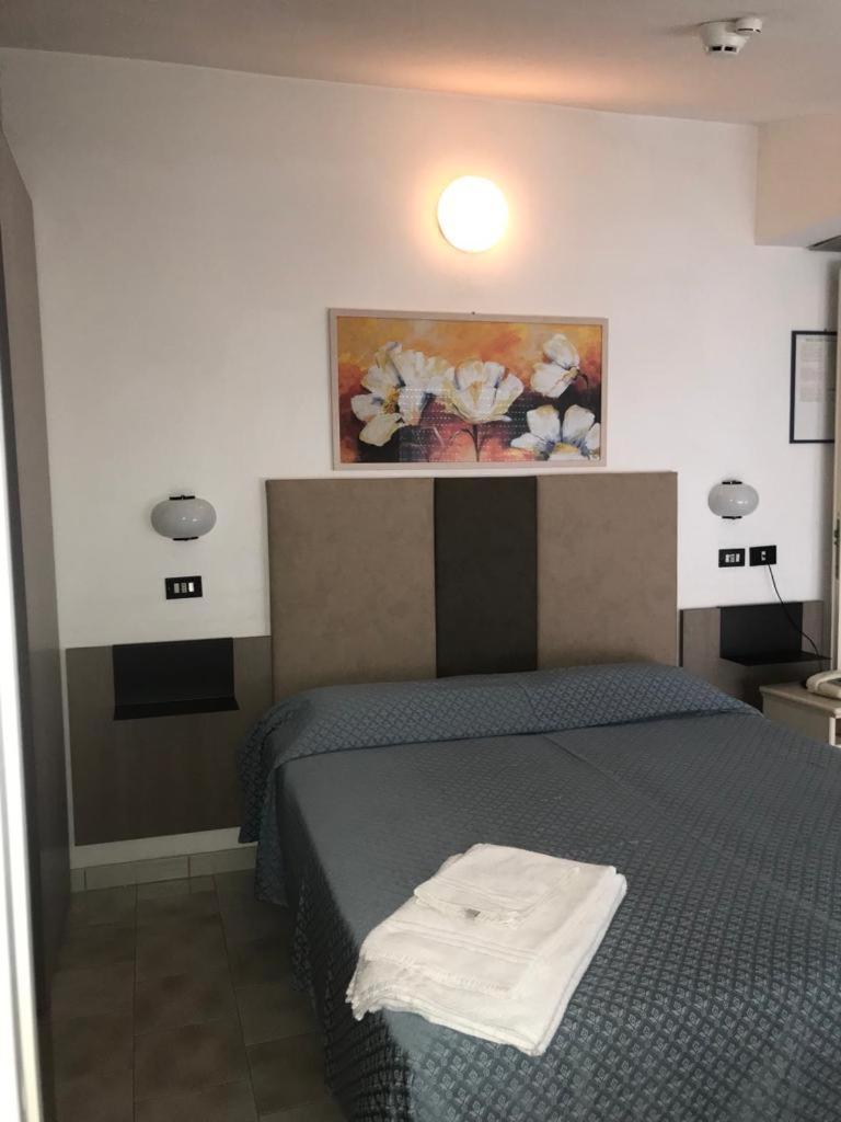 Hotel Elite Cattolica Kültér fotó