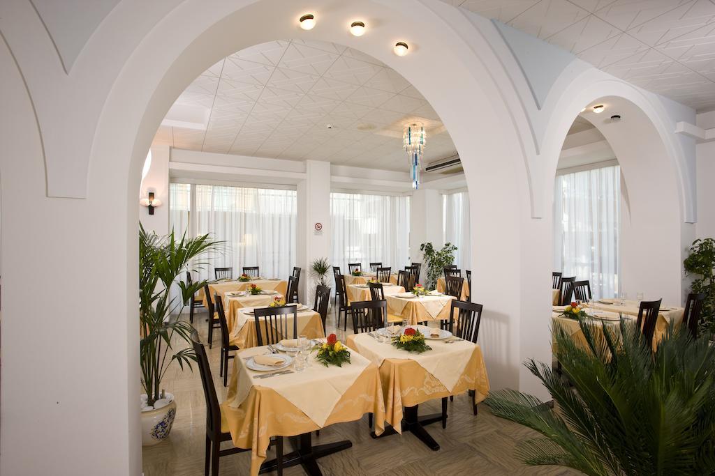 Hotel Elite Cattolica Kültér fotó