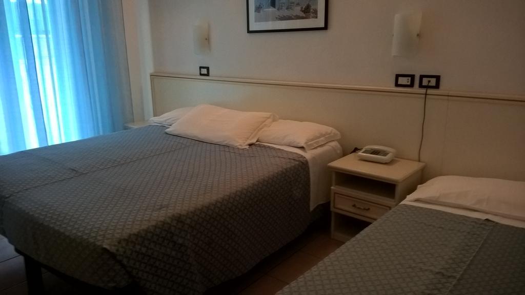 Hotel Elite Cattolica Kültér fotó