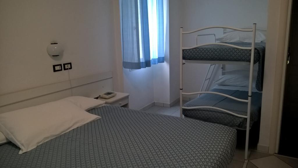 Hotel Elite Cattolica Szoba fotó